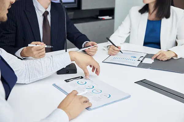 利比亚的人到捷克旅游多少钱呢