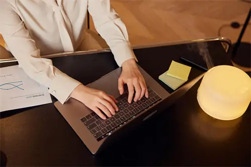 秘鲁的人到捷克旅游的老外避坑指南