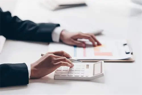 津巴布韦的人到捷克旅游多少钱