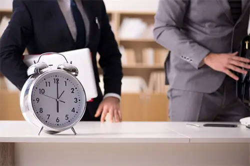 几内亚人去到捷克旅游的一周旅游攻略